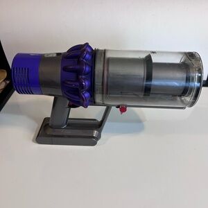 Dyson Cyclone V10 (SV12) Motorhead MAIN BODY ONLY BATTERY ATTACHED Tested